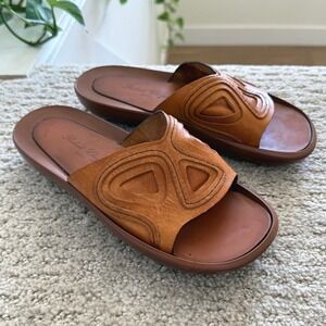 Robert Clergerie Paris TOOLED CUTOUT Leather Slides Sandals CAMEL Women 7.5